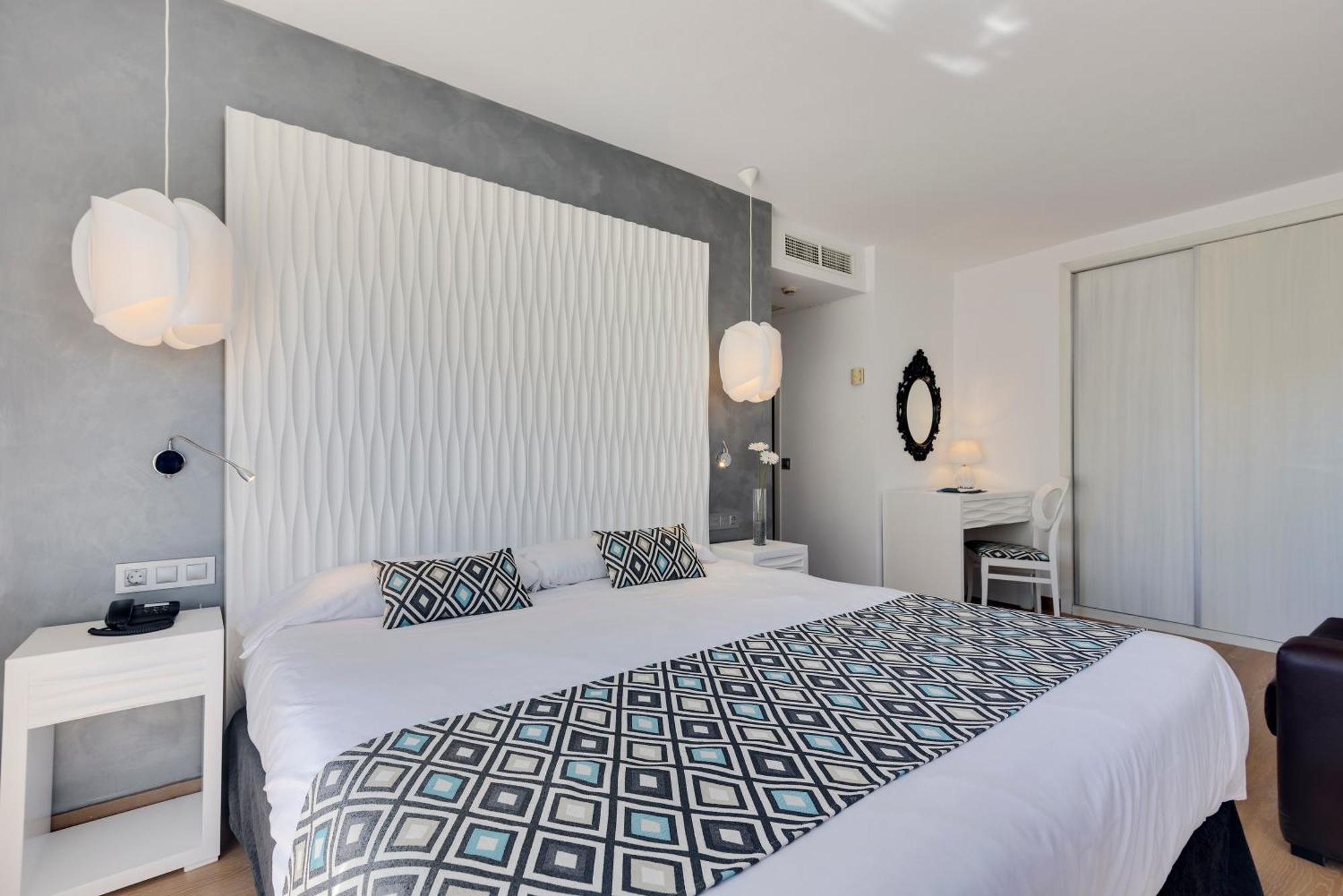 Cala Millor Garden Hotel - Adults Only Экстерьер фото